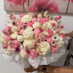 Ramo Premium de Rosas Preservadas Rosa y Marfil – 54 cm x 33 cm